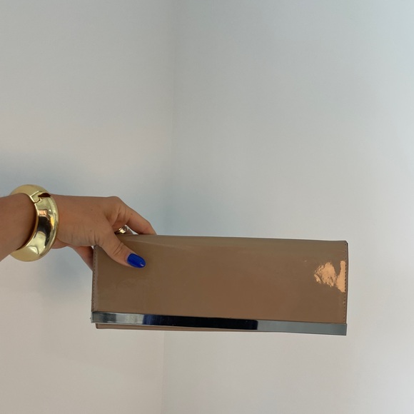 ALDO patent leather tan clutch - Picture 4 of 11